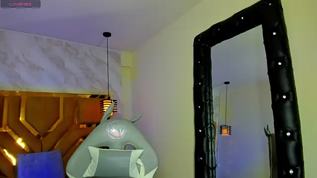 Luciifeer  online show from 04-25-26, 07:00