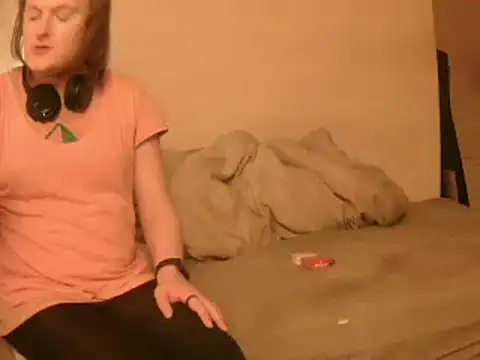 avamaxwell online show from 10-04-25, 07:34