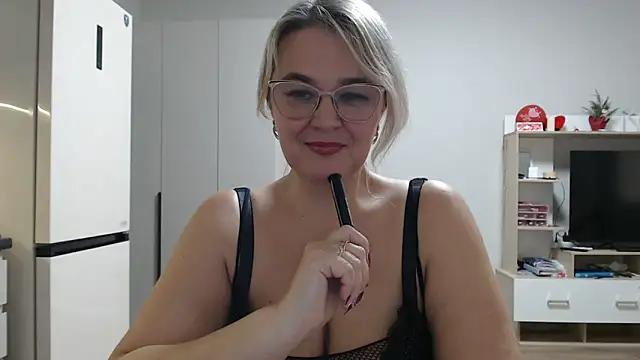 EleanoraDream online show from 04-24-26, 09:01