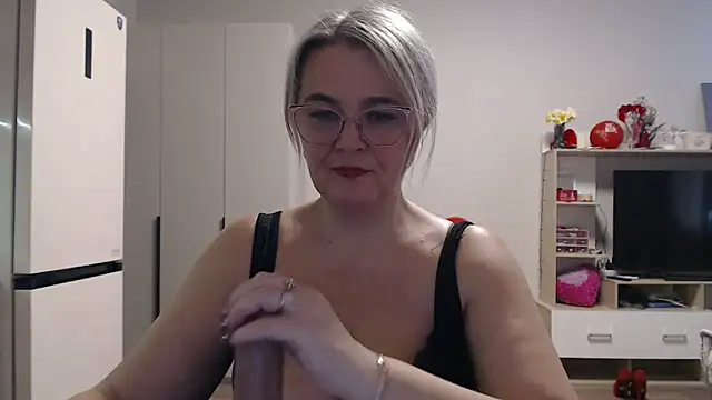 Snapshot of EleanoraDream chatting on 05-08-26, 09:58 EleanoraDream online show from 05-08-26, 09:58