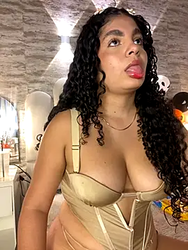 Snapshot of Yassy_vazquez chatting on 10-19-25, 07:36 Yassy vazquez online show from 10-19-25, 07:36