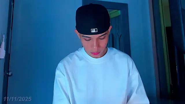 Sebax Young online show from 11-11-25, 07:58