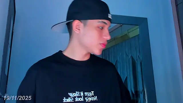 Sebax Young online show from 11-19-25, 08:31