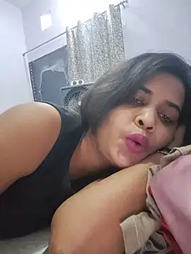 Snapshot of cute_radhikaa chatting on 05-24-26, 07:02 cute radhikaa online show from 05-24-26, 07:02