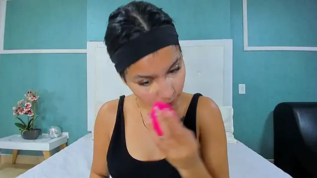 ania gomez online show from 10-06-25, 09:34