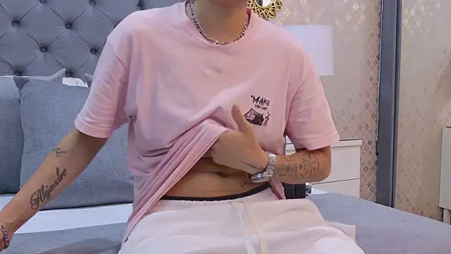 ZoeKrug online show from 09-17-25, 12:07