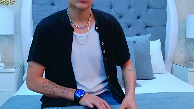 ZoeKrug online show from 11-01-25, 12:07