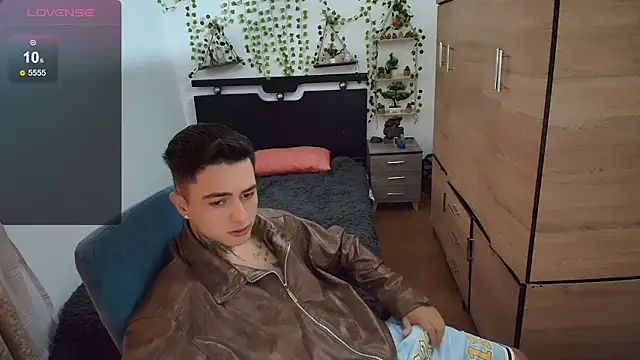 santii ss online show from 04-20-26, 02:20