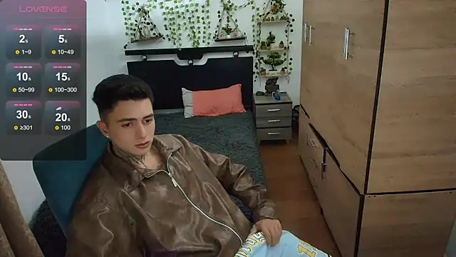 santii ss online show from 04-21-26, 01:42