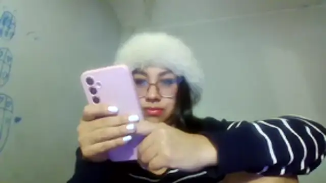 honeysweet111 online show from 05-18-26, 03:02