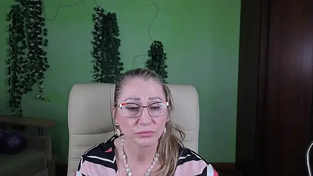 Habibi Honeyy online show from 10-22-25, 11:54