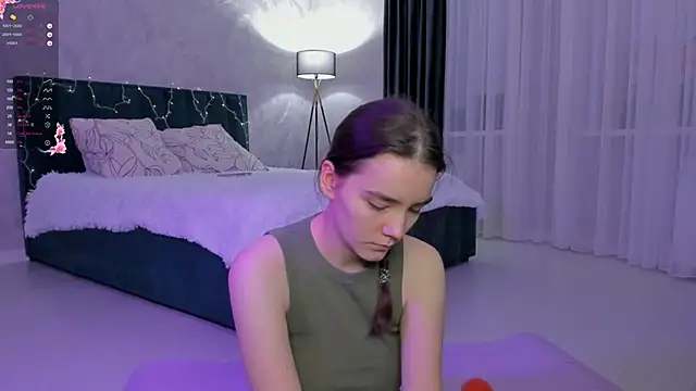 sweete chantal online show from 09-29-25, 05:07