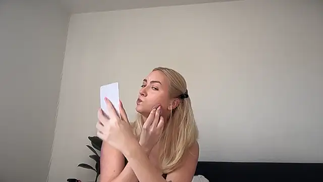 Kitty Swetty online show from 04-28-26, 09:03