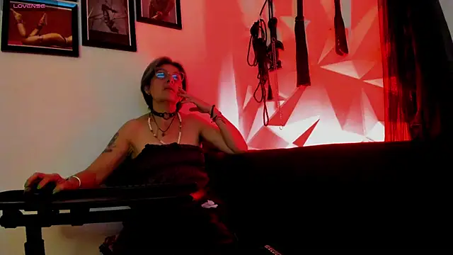 Snapshot of MistressNyx_cg chatting on 10-06-25, 02:03 MistressNyx cg online show from 10-06-25, 02:03