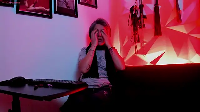 Snapshot of MistressNyx_cg chatting on 10-07-25, 02:25 MistressNyx cg online show from 10-07-25, 02:25