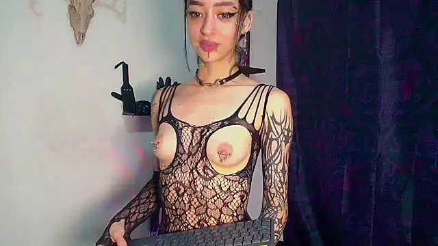 DakariaHills  online show from 04-08-26, 06:35