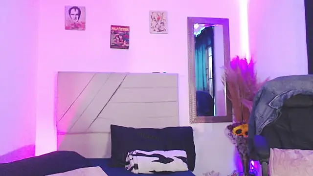 Snapshot of Anna_belly chatting on 09-26-25, 02:43 Anna belly online show from 09-26-25, 02:43