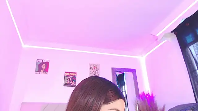 Snapshot of Anna_belly chatting on 10-22-25, 03:56 Anna belly online show from 10-22-25, 03:56