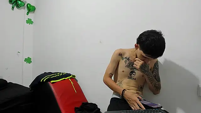 StraightBoy Nick online show from 04-26-26, 08:06