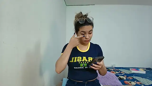 Snapshot of Naughty_Nights_Live chatting on 06-05-26, 05:40 Naughty Nights Live online show from 06-05-26, 05:40