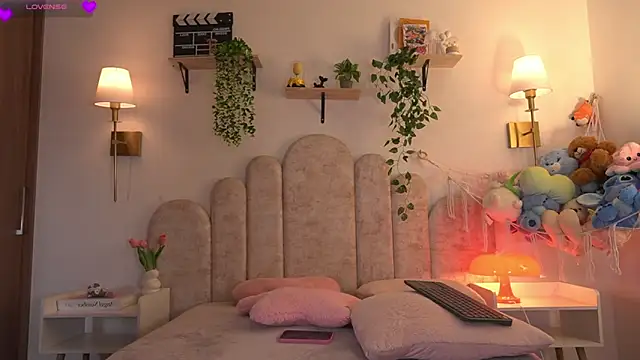 violeth     online show from 04-13-26, 01:16