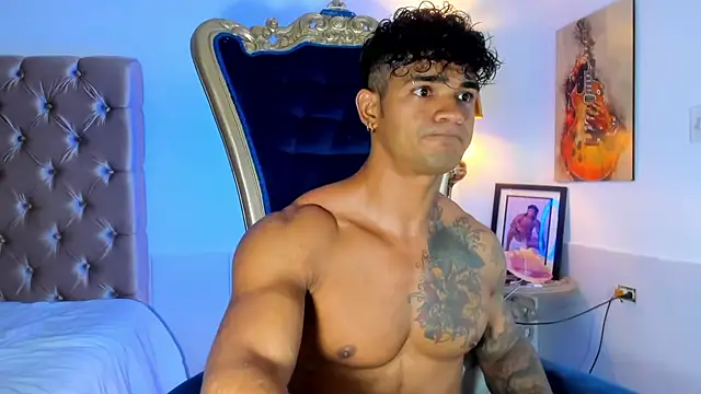 Snapshot of antonio__444 chatting on 05-20-26, 06:25 antonio 444 online show from 05-20-26, 06:25