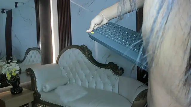 CoralieBronson online show from 10-10-25, 08:08