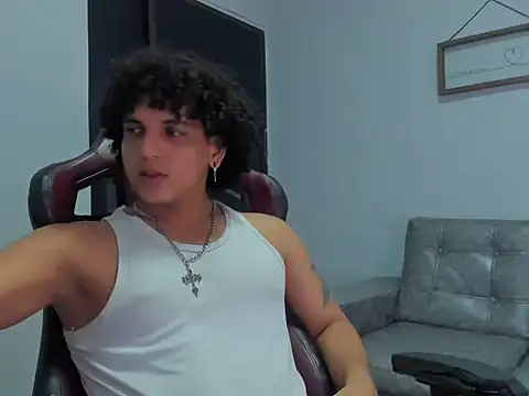 Snapshot of Xfire_boy69 chatting on 09-24-25, 02:48 Xfire boy69 online show from 09-24-25, 02:48