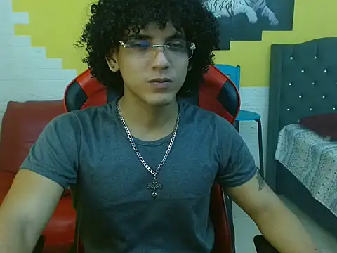 Snapshot of Xfire_boy69 chatting on 10-16-25, 04:30 Xfire boy69 online show from 10-16-25, 04:30