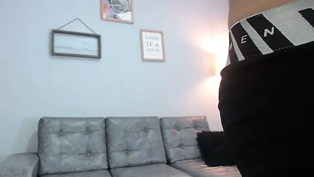 Snapshot of Xfire_boy69 chatting on 10-18-25, 11:44 Xfire boy69 online show from 10-18-25, 11:44