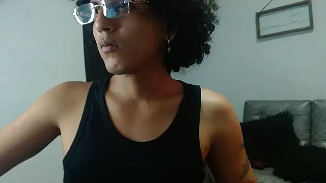 Snapshot of Xfire_boy69 chatting on 10-25-25, 09:20 Xfire boy69 online show from 10-25-25, 09:20