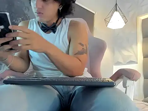 Snapshot of Xfire_boy69 chatting on 10-29-25, 11:45 Xfire boy69 online show from 10-29-25, 11:45