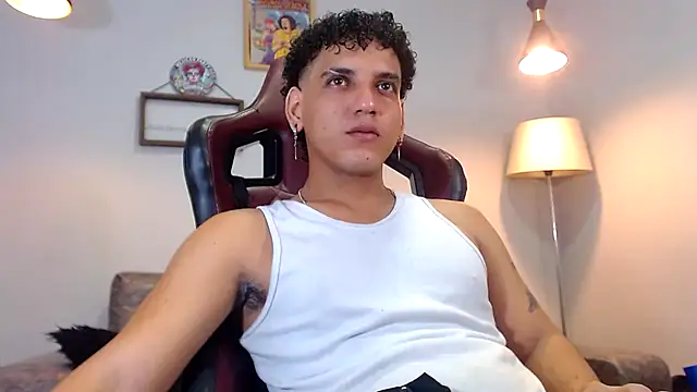 Snapshot of Xfire_boy69 chatting on 11-21-25, 05:55 Xfire boy69 online show from 11-21-25, 05:55