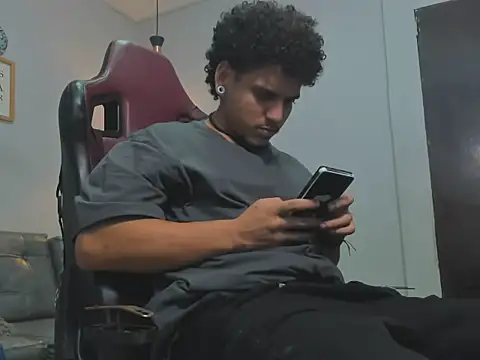 Xfire boy69 online show from 02-04-26, 01:44