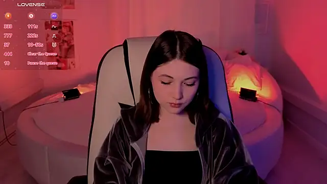 Kimmie shine online show from 10-18-25, 07:42