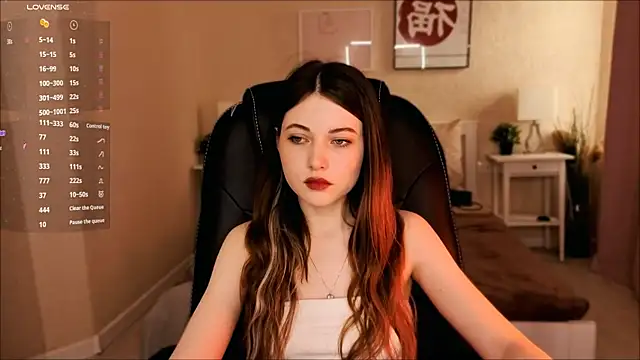 Snapshot of Kimmie_shine chatting on 06-06-26, 02:33 Kimmie shine online show from 06-06-26, 02:33