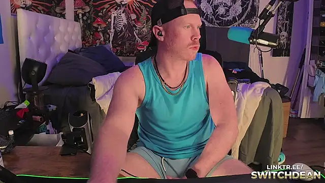 Snapshot of twunkdean chatting on 10-23-25, 10:08 twunkdean online show from 10-23-25, 10:08