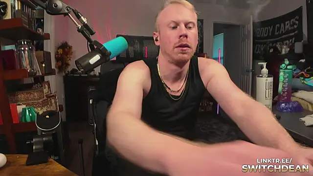 Snapshot of twunkdean chatting on 12-05-25, 02:58 twunkdean online show from 12-05-25, 02:58