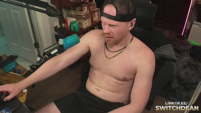 Snapshot of twunkdean chatting on 12-17-25, 01:28 twunkdean online show from 12-17-25, 01:28