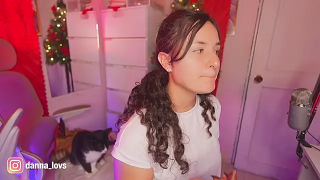 Dannaa Lovs online show from 11-20-25, 05:12