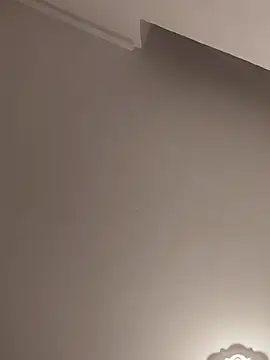 Snapshot of ScuffingBungalow chatting on 10-05-25, 06:23 ScuffingBungalow online show from 10-05-25, 06:23