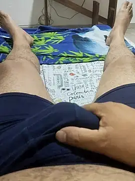 Snapshot of ScuffingBungalow chatting on 12-21-25, 11:34 ScuffingBungalow online show from 12-21-25, 11:34