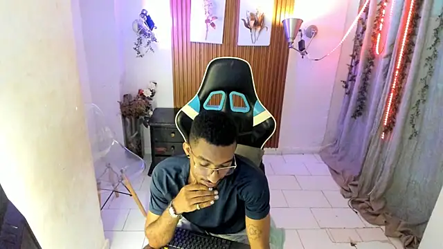 Darwin mayo online show from 11-08-25, 05:56