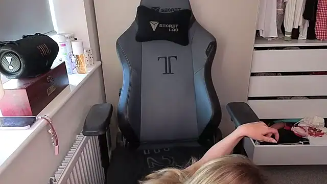 Lilly-Luscious online show from 03-19-26, 04:55