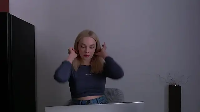 Lia noo regrets online show from 05-31-26, 01:40