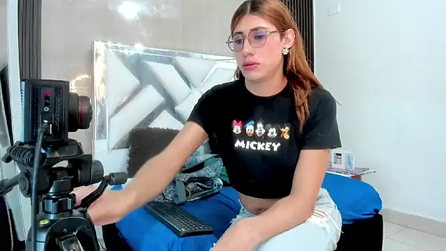 Snapshot of karen_matwell chatting on 12-02-25, 01:55 karen matwell online show from 12-02-25, 01:55