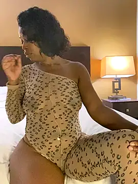 Snapshot of StaciDiamond chatting on 10-05-25, 04:38 StaciDiamond online show from 10-05-25, 04:38