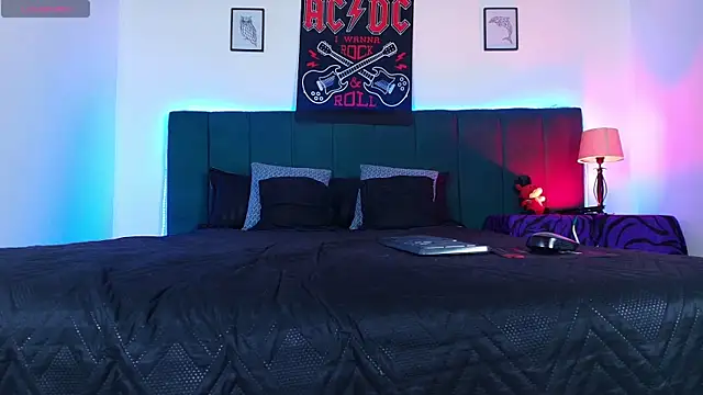 Snapshot of Alisse_Moore chatting on 11-22-25, 12:59 Alisse Moore online show from 11-22-25, 12:59