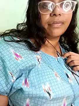 Snapshot of zara-mallus chatting on 09-29-25, 08:24 zara-mallus online show from 09-29-25, 08:24