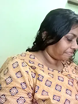 Snapshot of zara-mallus chatting on 10-08-25, 07:00 zara-mallus online show from 10-08-25, 07:00